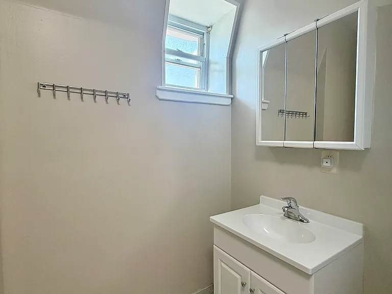 4066 Irving St #H — Photo 22