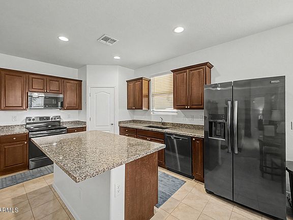 3rd image of 1615 E KINGMAN Place