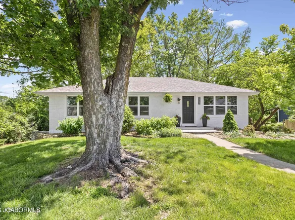 523 S Summit Dr, Holts Summit, MO 65043