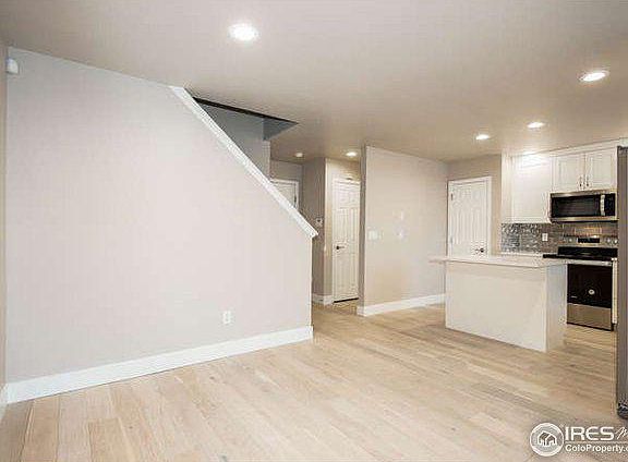 3rd image of 114 Bayside Cir