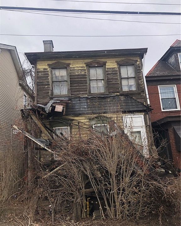 2nd image of 440 4th St