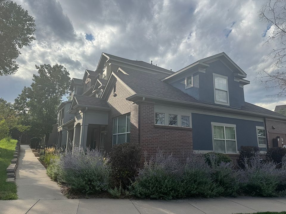 1st image of 725 Roslyn St Unit 29