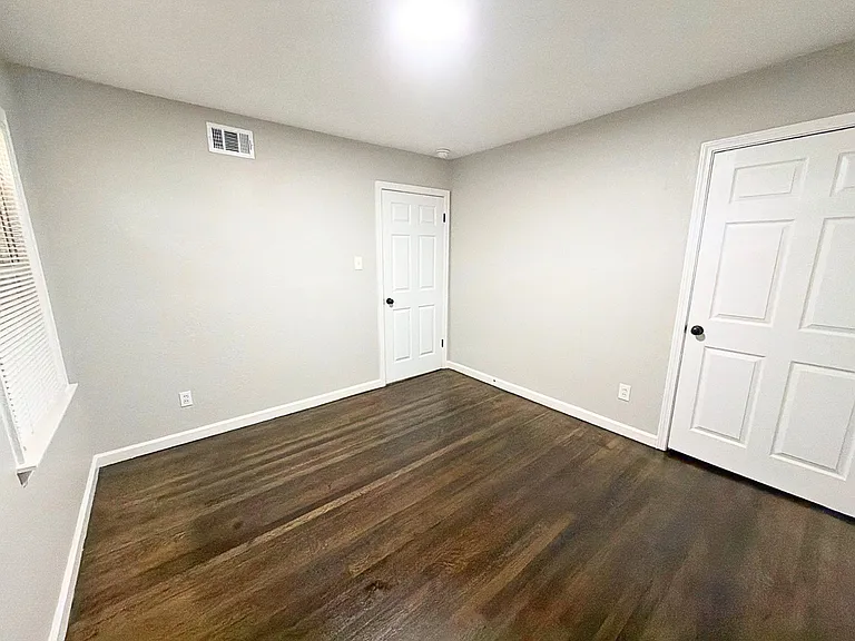 3587 Hallbrook St — Photo 9