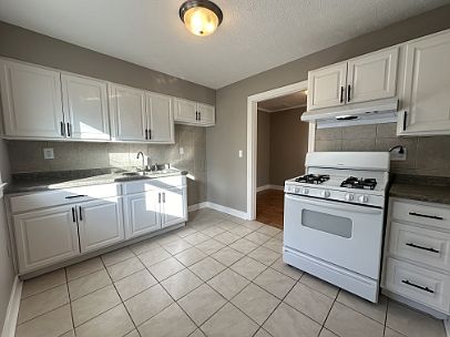 5th image of 2315 Auburn St #1