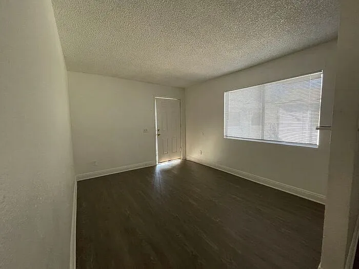 903 N 30th St #D — Photo 3