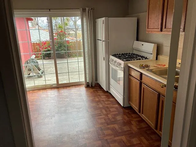 3506 Columbia St #B — Photo 9