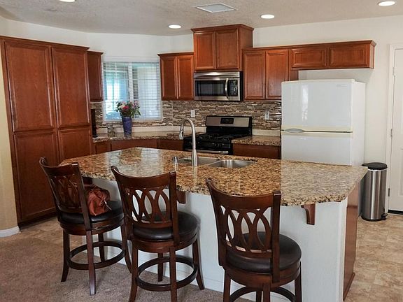 3rd image of 2130 Spanish Broom Dr