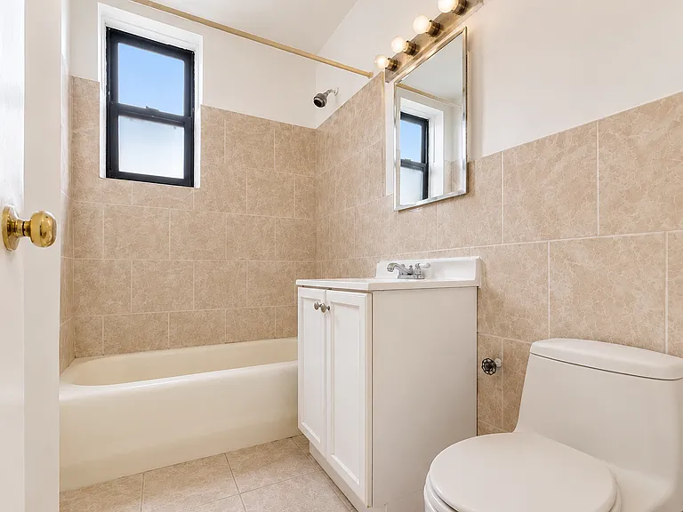 44-15 43rd Ave #606 — Photo 7