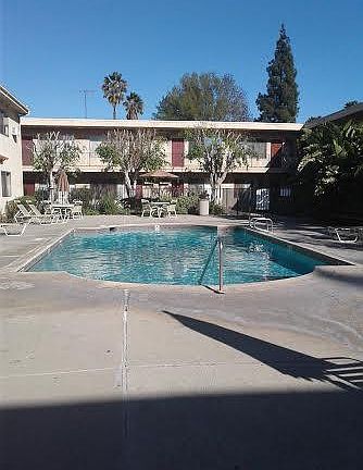 2nd image of 8545 Balboa Blvd #7189a3c4e
