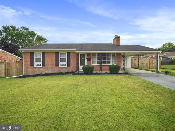 17627 Meadowood Dr, Hagerstown, MD 21740