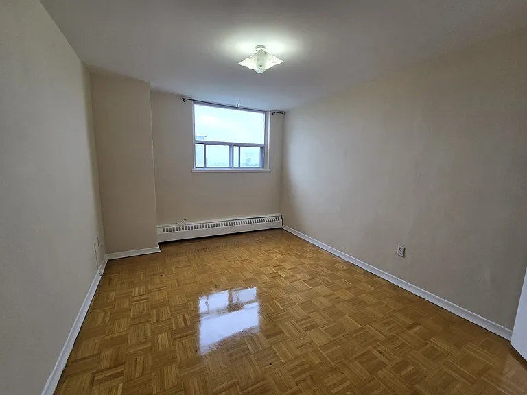 5950 Bathurst St #709 — Photo 18