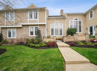 4 Rolling Hill Ct, Madison, NJ