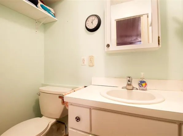9224 Mission Oaks Blvd, Seminole, FL 33776