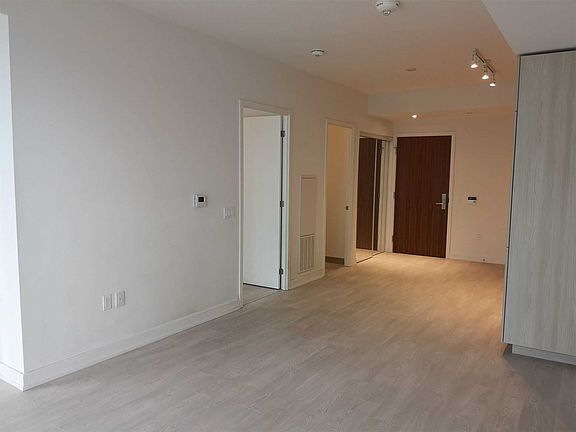 5th image of 15 Queens Quay E #419