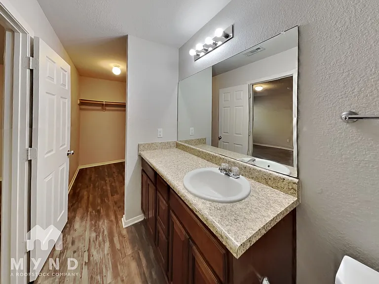 9176 Pleasant Valley Dr — Photo 9