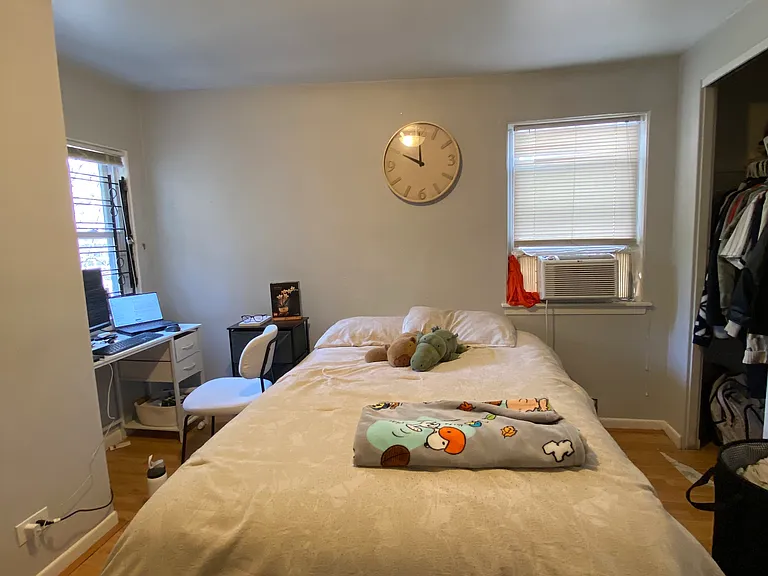 437 W Saint James Pl #3 — Photo 14