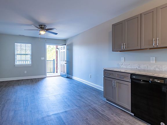 4th image of 325 Laurel Ln APT 14