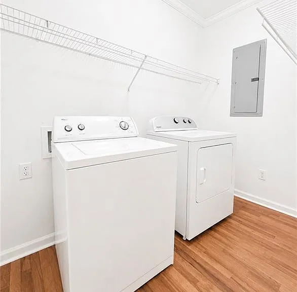 3235 Bentwood Close — Photo 48