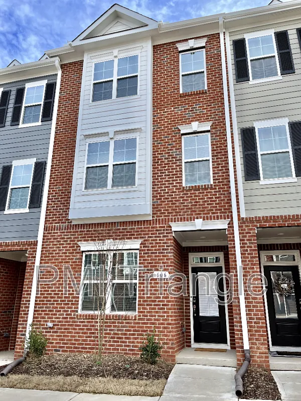 3 bed, 3.5 bath, 2222 sqft, $2,175 — Photo 1