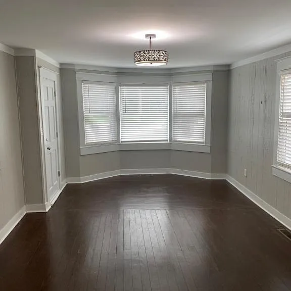 304 W Colville St — Photo 1