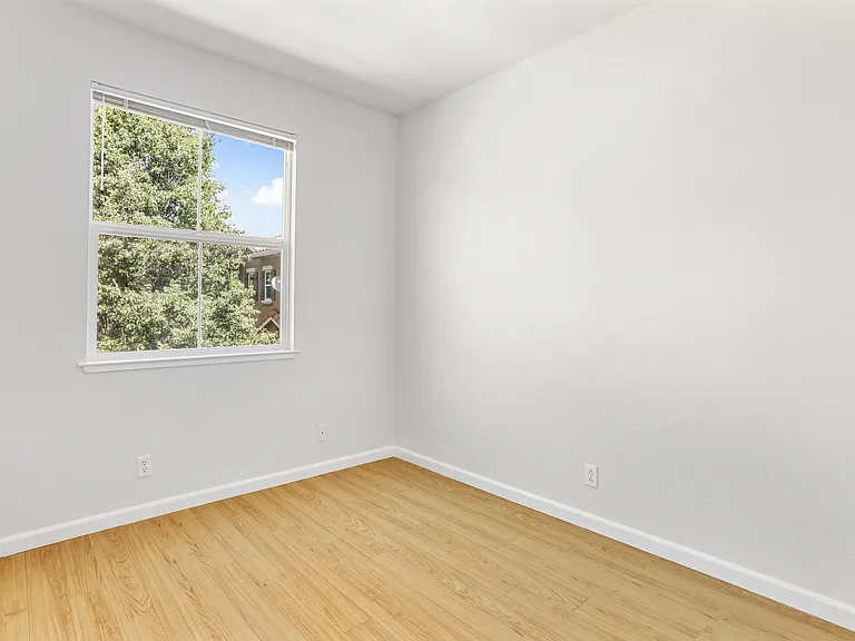 2189 Beech Cir #1 — Photo 27