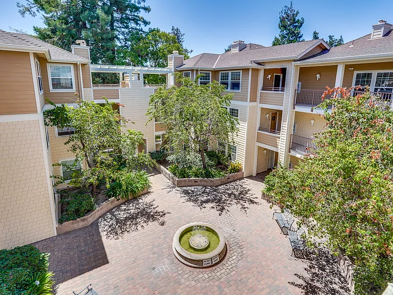 Encinal Place Apartments — Photo 42