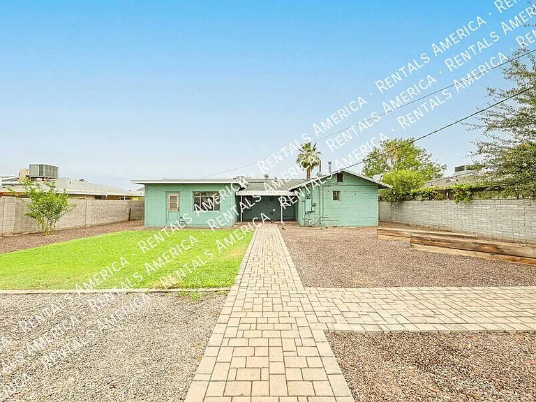 1723 W Indianola Ave — Photo 31