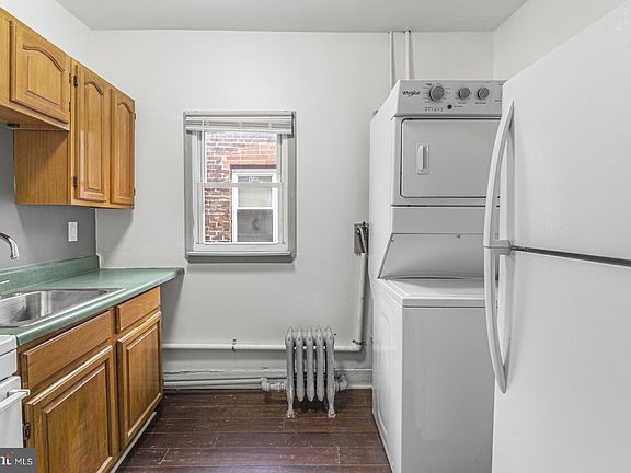 4th image of 3053 Richmond St Floor 2