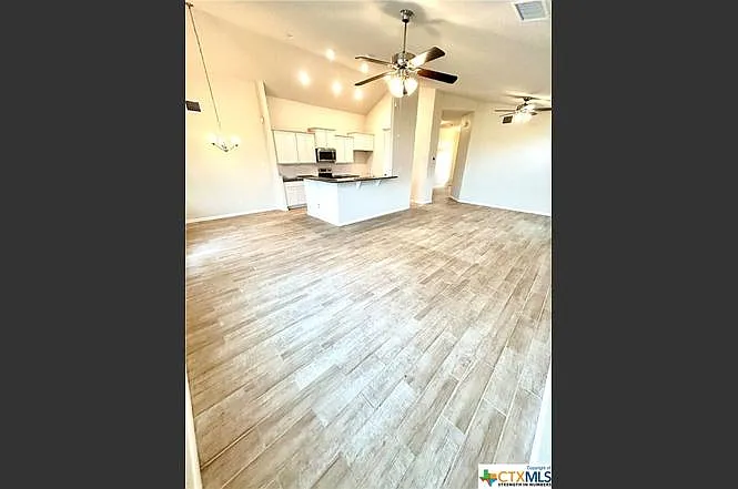 946 Hobby Rd — Photo 10