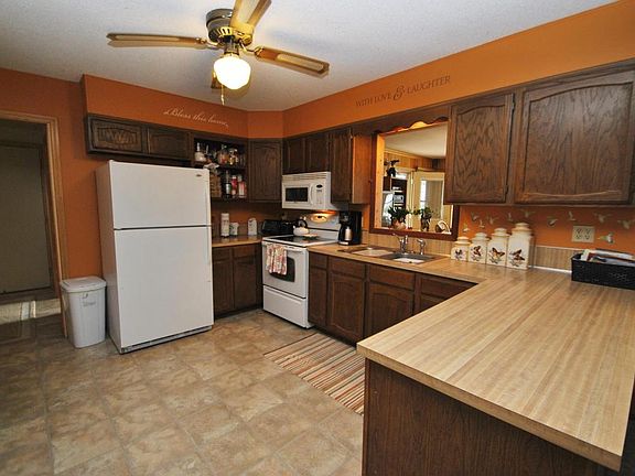 5th image of 18929 Eastwood Dr