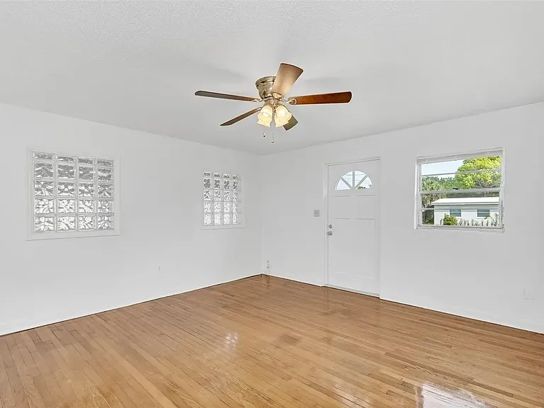 3702 E Esther St — Photo 4