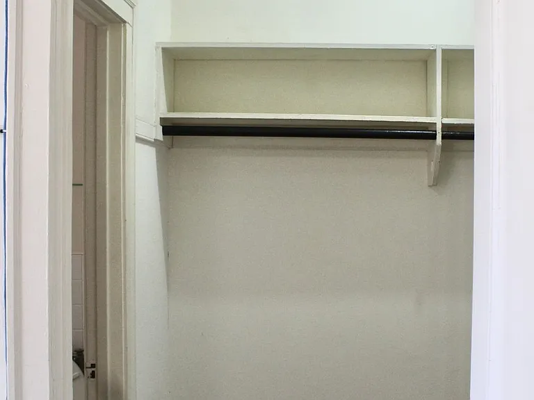 Canterbury Court Apartments — Photo 60