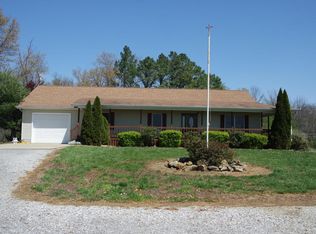 680 Raleigh Chapel Rd, Raleigh, IL 62977