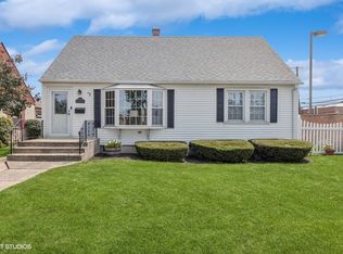 9429 Parkside Ave, Oak Lawn, IL 60453