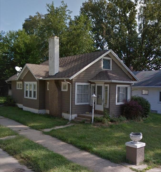 1st image of 1425 E Fox St