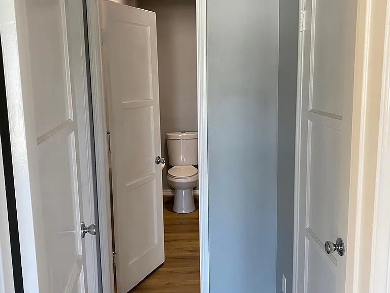 150 S Lotus Ave — Photo 8