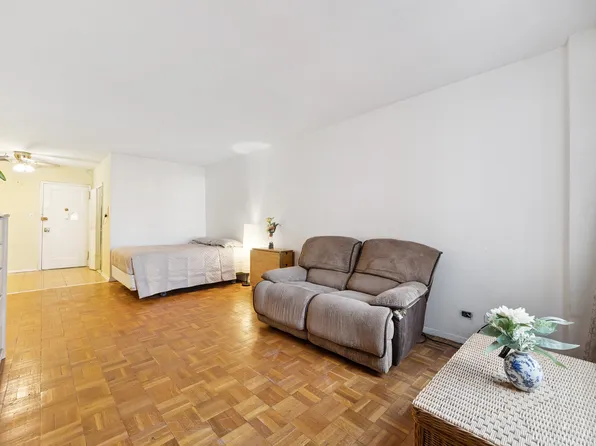 110-45 Queens Boulevard image 11 of 20