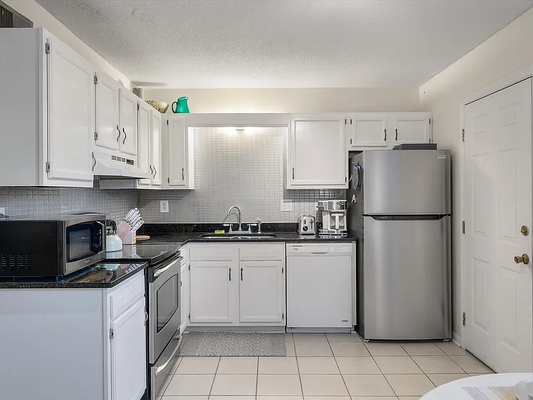 1018 Monticello Dr — Photo 10