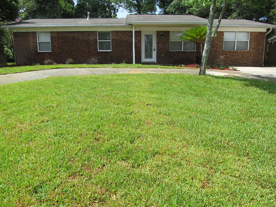 708 Mayflower Ave