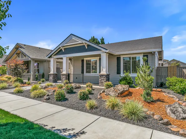 560 Canterwood Dr, Medford, OR 97504