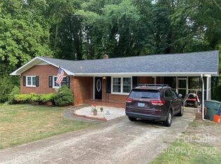 409 3rd St SW, Conover, NC 28613