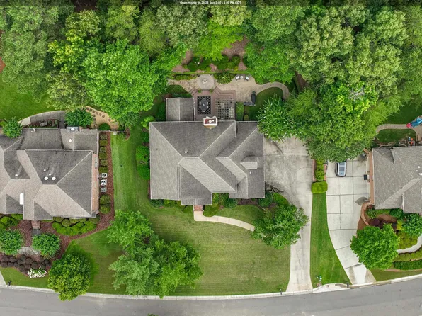 909 Vestlake Hollow Cir, Vestavia, AL 35242