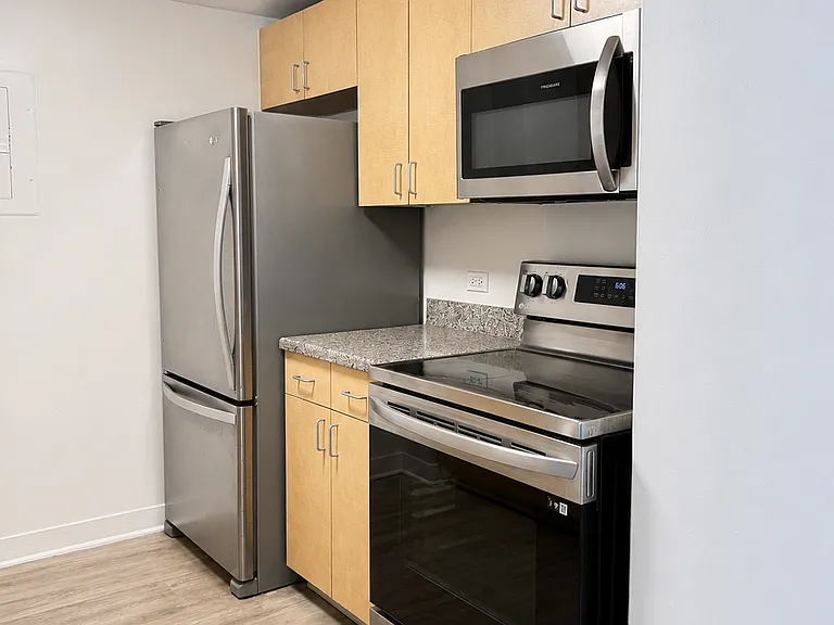 425 W Beech St #208 — Photo 6