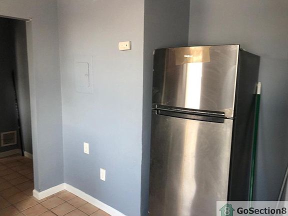 2nd image of 371 Nye Ave
