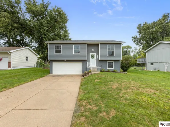 8721 Browne St, Omaha, NE 68134