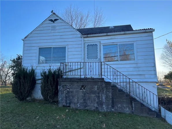 4048 7th St, New Kensington, PA 15068