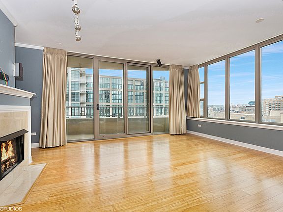 5th image of 200 N Jefferson St APT 801
