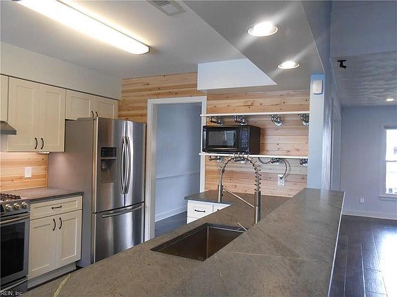 3rd image of 1208 Copper Stone Cir