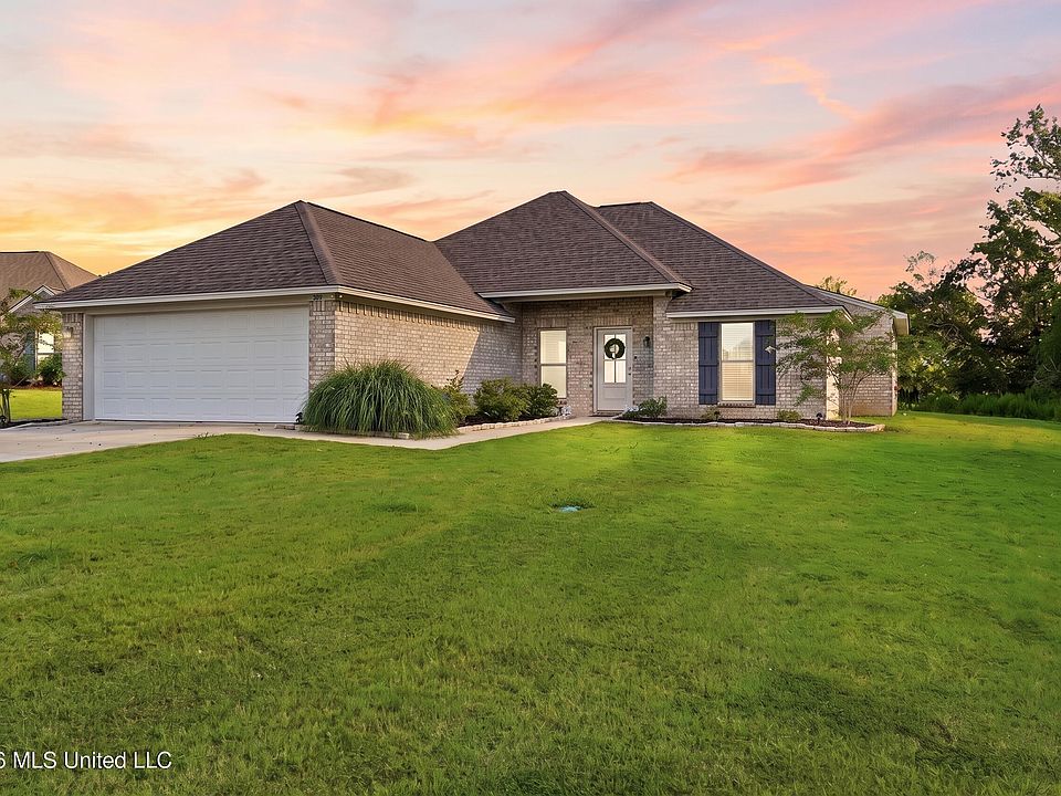 1st image of 643 Westfield Dr