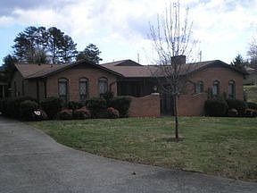 1st image of 615 Woodland St
